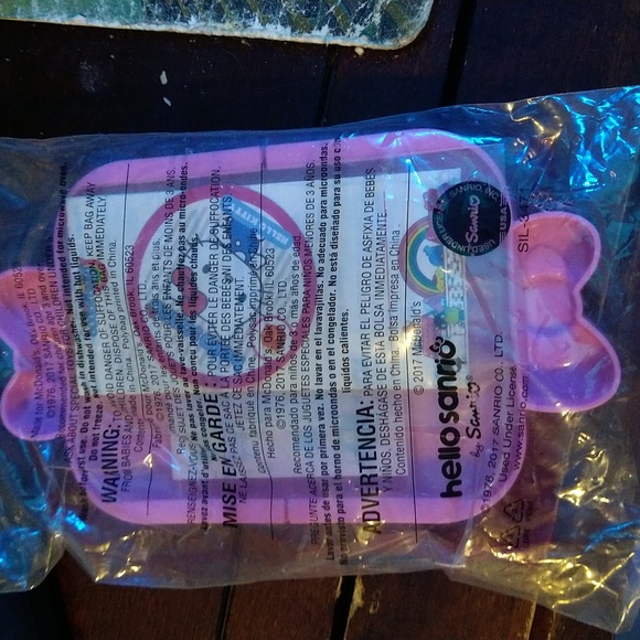 McDonald Hello Sanrio/Kitty Toy Tea Tray - Picture 2 of 2